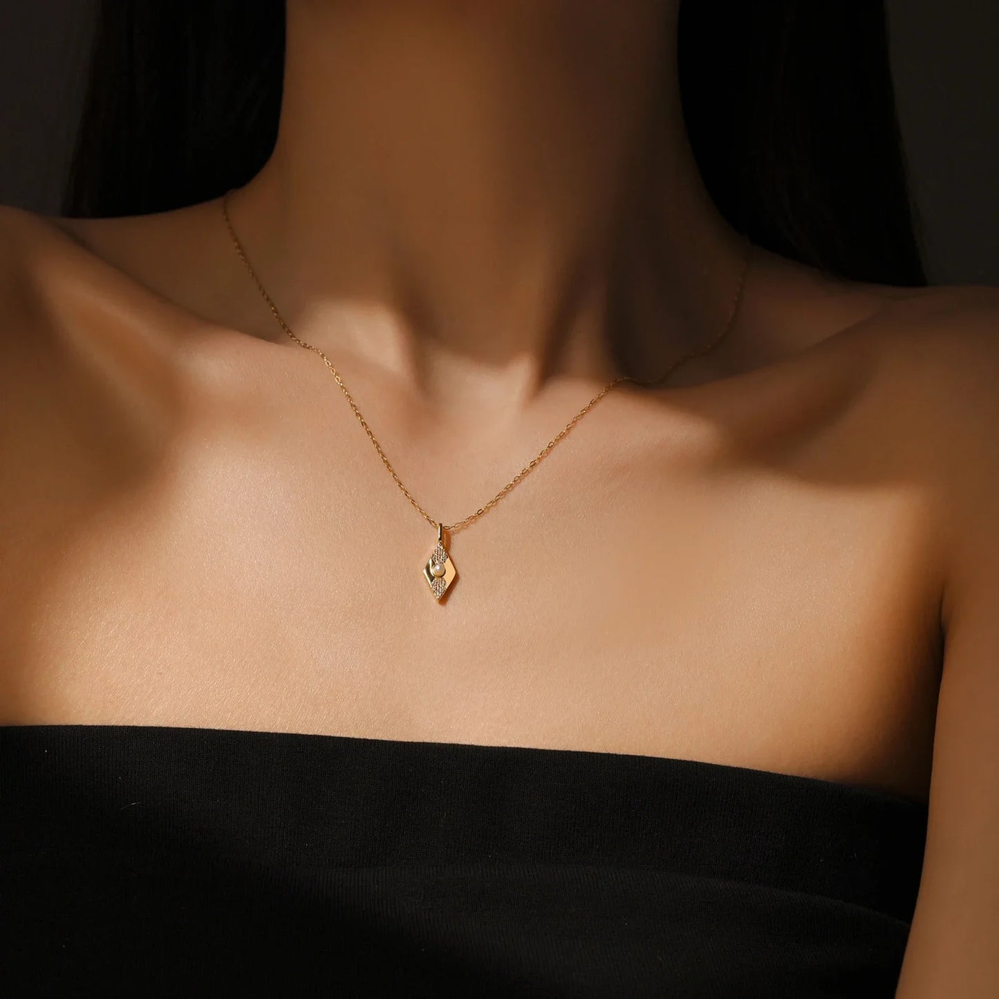 Rhombus Necklace with Freshwater Pearl