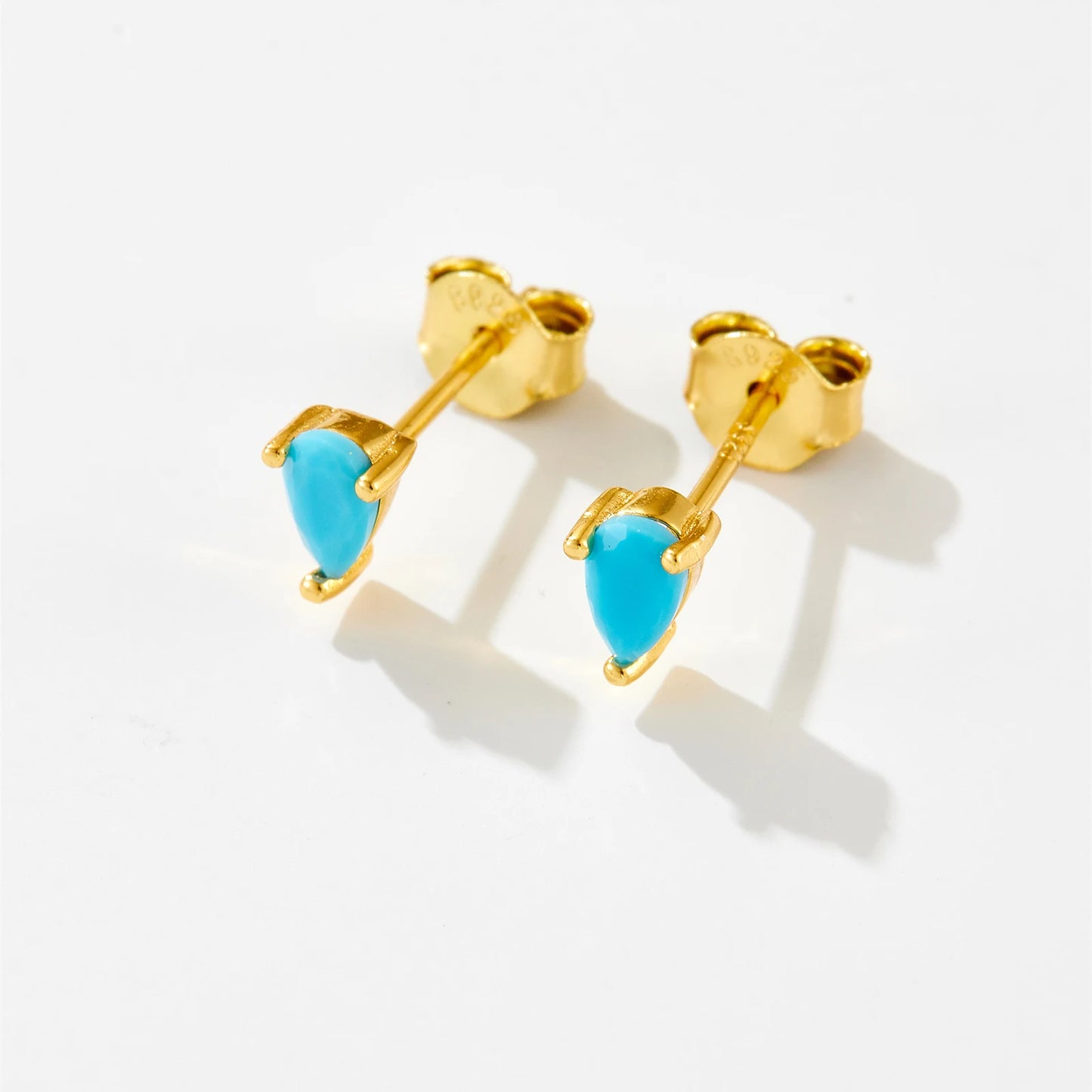 The Gem Oval Glow Stud Earrings